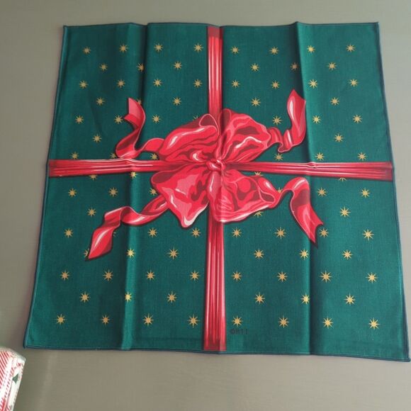 Vintage Holiday Christmas Dinner Table Napkins 17x17" Set 4 Gift Box Bow - Picture 4 of 6